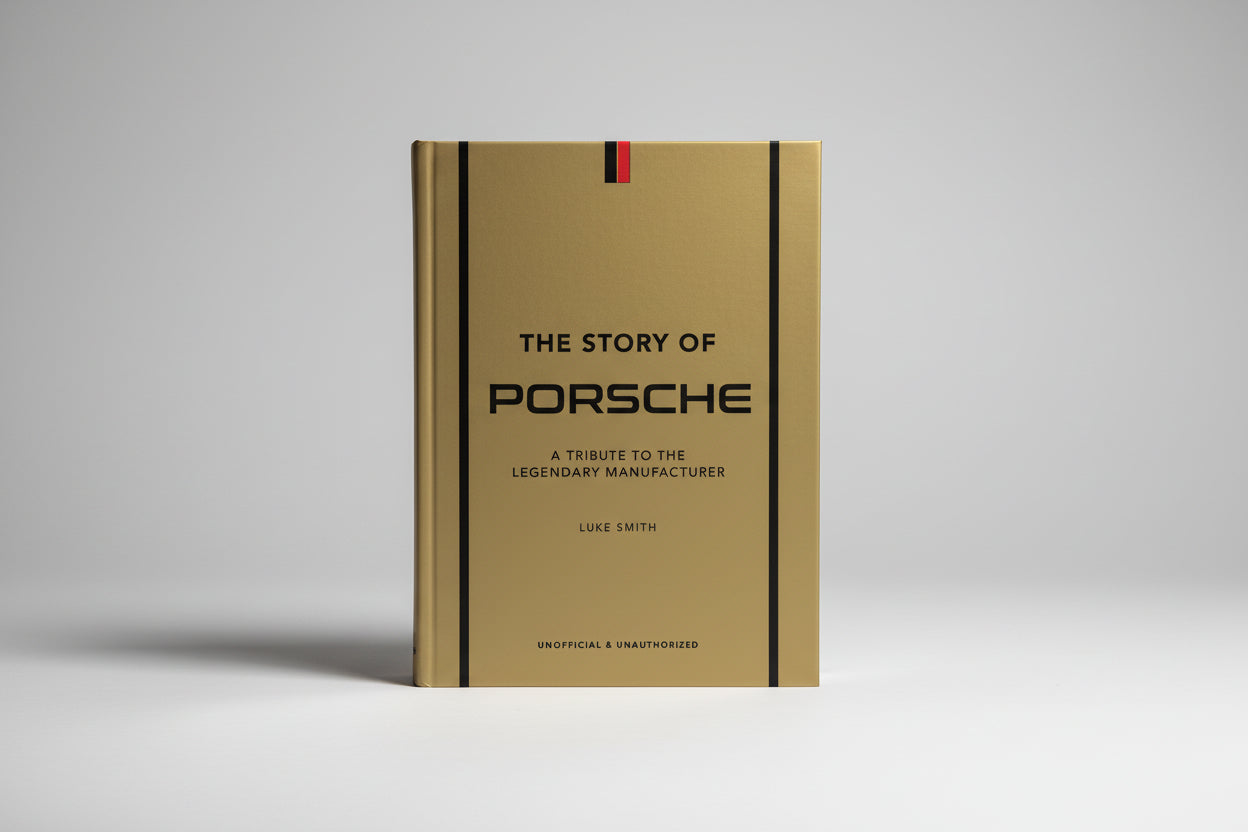 The Story of Porsche bog med historik og fotografier af ikoniske Porsche-modeller